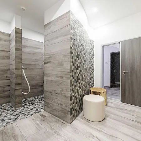 Magelan - 5 Sterne Mit Balkon Fuer 3 Personen דירה